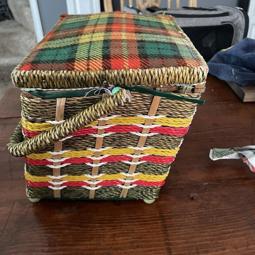 Vintage MCM Singer Sewing Basket Fabric Top Rectangle Woven Wicker Handle